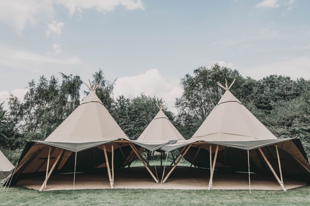 1R8A84931 wedding tipi equipment finance