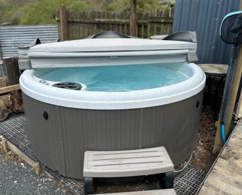 IMG_4991 (1) the lotus retreat shepherds hut hot tub
