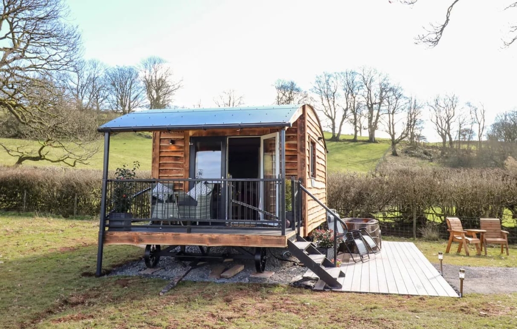 ellipse shepherds hut ellipse shepherds hut glamping finance
